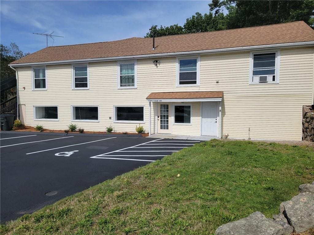 1049 Tiogue Avenue, #F, Coventry, RI 02816 1049 Tiogue Avenue, #F, Coventry, RI 02816