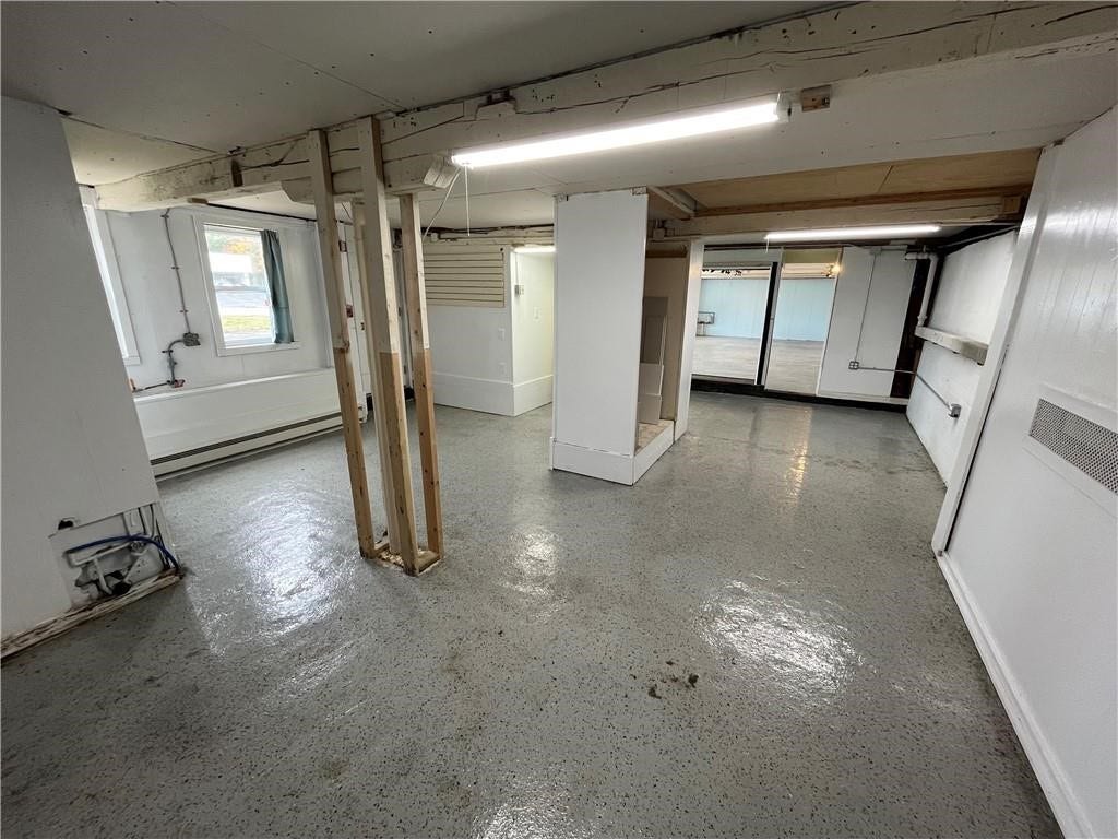 1049 Tiogue Avenue, #F, Coventry, RI 02816 1049 Tiogue Avenue, #F, Coventry, RI 02816