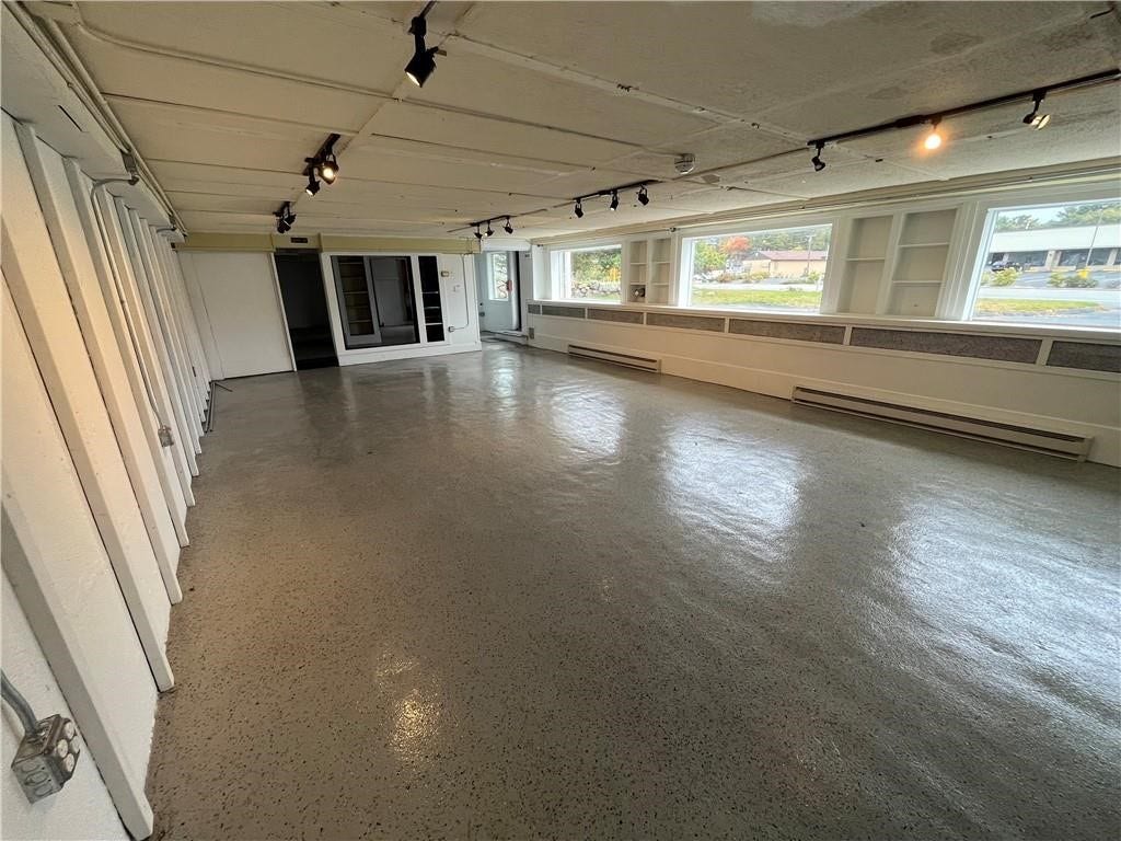 1049 Tiogue Avenue, #F, Coventry, RI 02816 1049 Tiogue Avenue, #F, Coventry, RI 02816