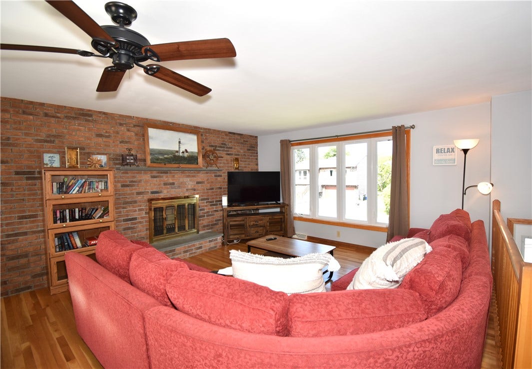 33 Glendale Road, Narragansett, RI 02882 33 Glendale Road, Narragansett, RI 02882
