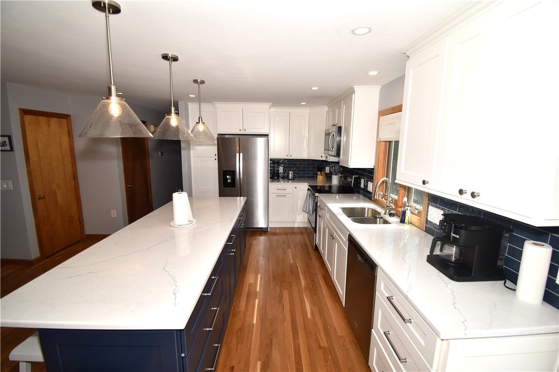 33 Glendale Road, Narragansett, RI 02882 33 Glendale Road, Narragansett, RI 02882
