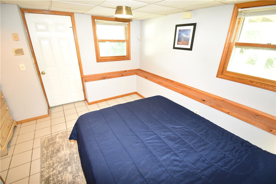 33 Glendale Road, Narragansett, RI 02882 33 Glendale Road, Narragansett, RI 02882