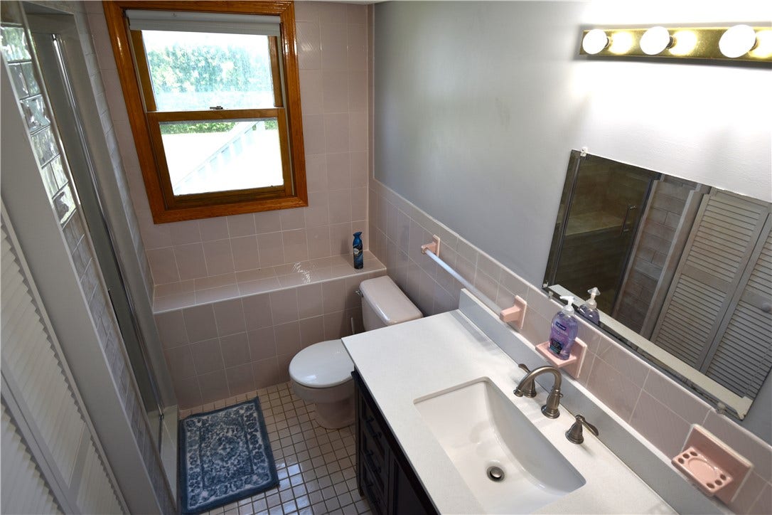 33 Glendale Road, Narragansett, RI 02882 33 Glendale Road, Narragansett, RI 02882