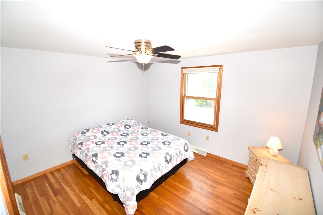 33 Glendale Road, Narragansett, RI 02882 33 Glendale Road, Narragansett, RI 02882