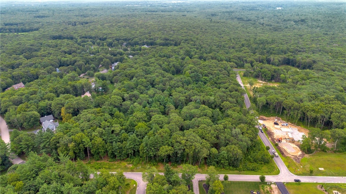 55 Highland Woods Drive, East Greenwich, RI 02818 55 Highland Woods Drive, East Greenwich, RI 02818