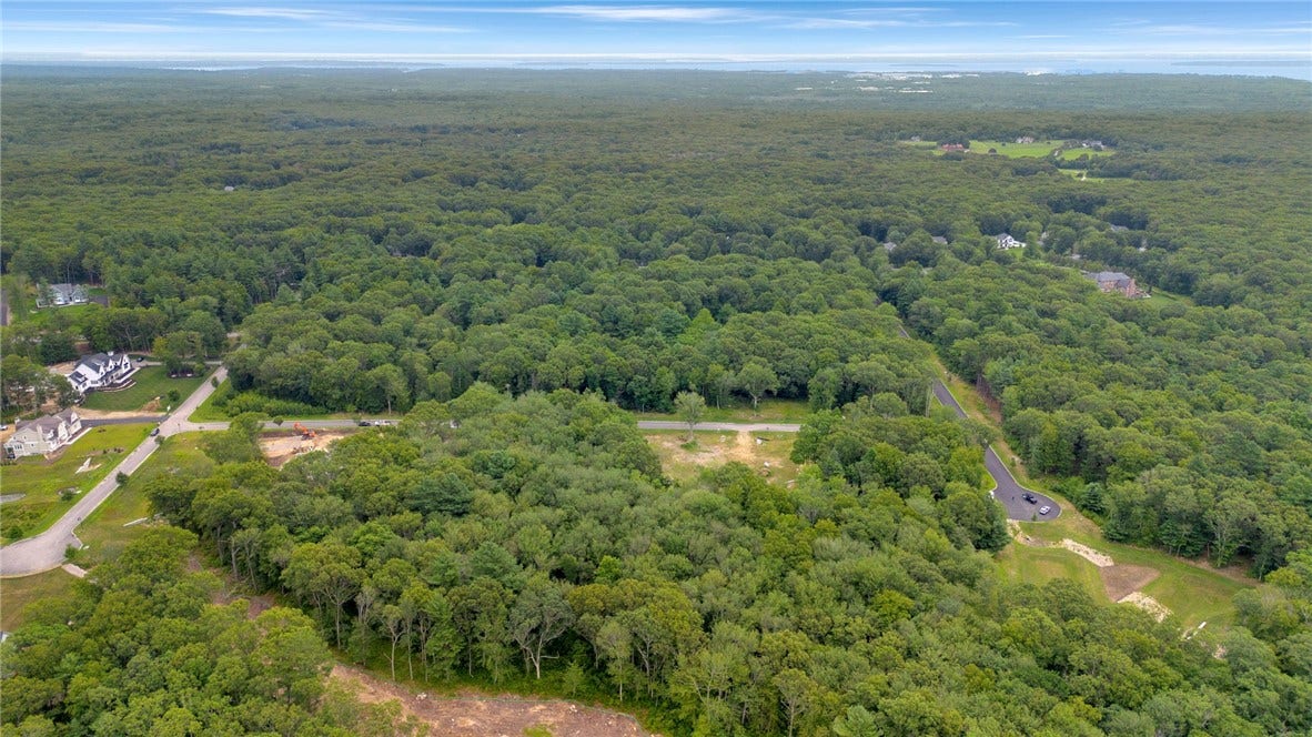 55 Highland Woods Drive, East Greenwich, RI 02818 55 Highland Woods Drive, East Greenwich, RI 02818