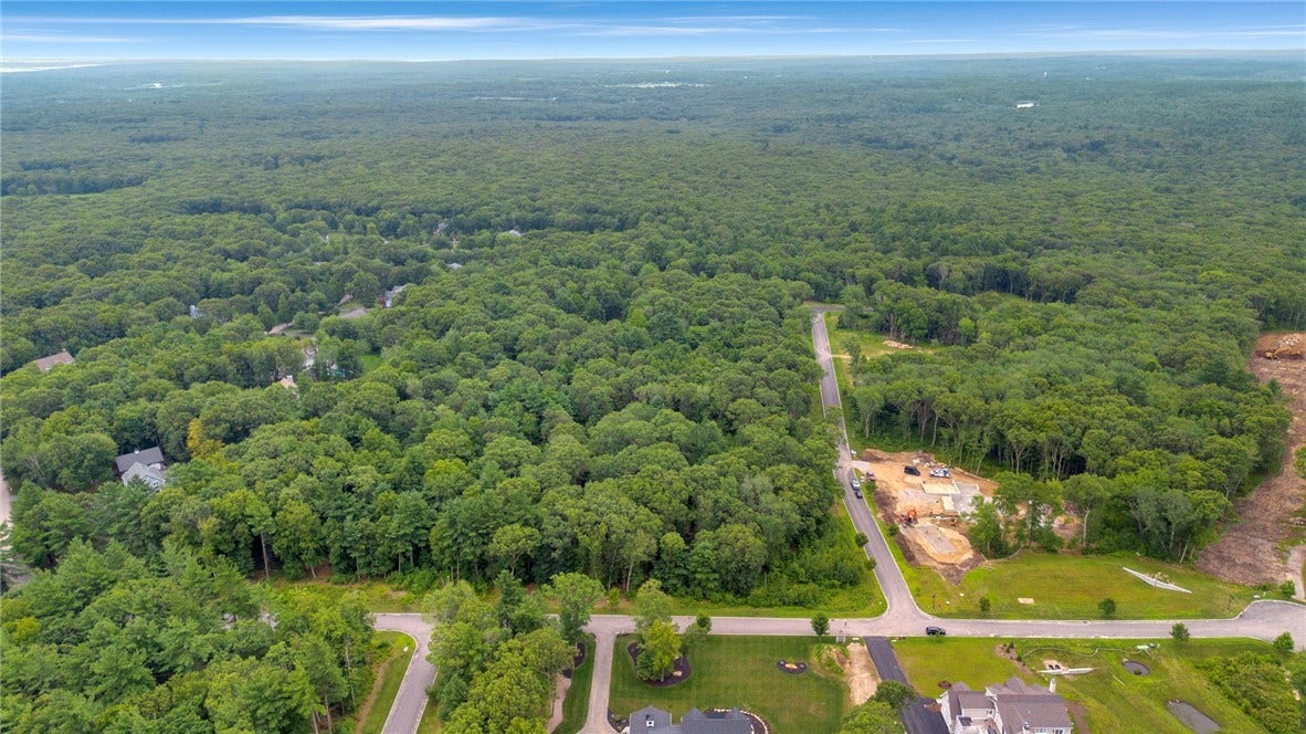 50 Highland Woods Drive, East Greenwich, RI 02818 50 Highland Woods Drive, East Greenwich, RI 02818