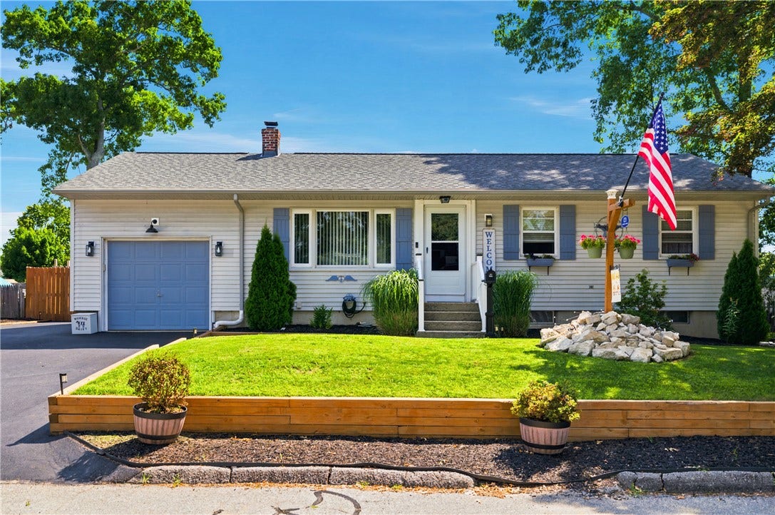 121 COLUMBIA Avenue, Coventry, RI 02816