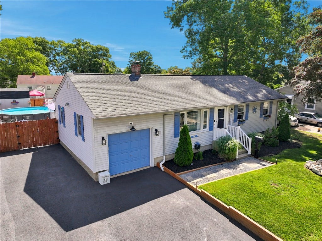 121 COLUMBIA Avenue, Coventry, RI 02816