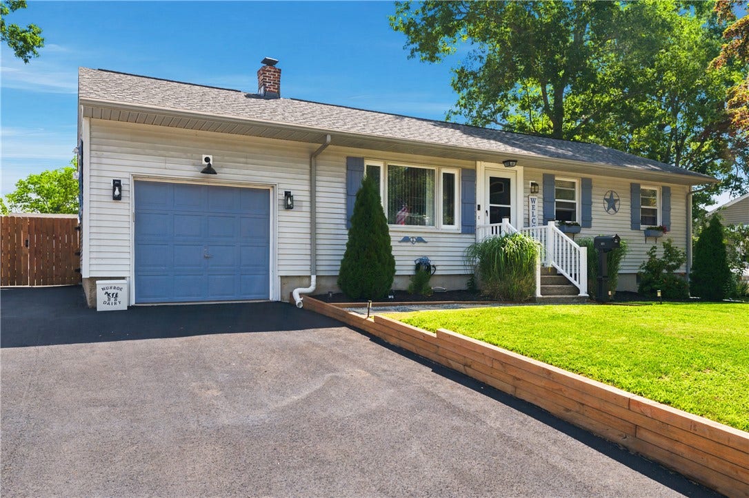 121 COLUMBIA Avenue, Coventry, RI 02816