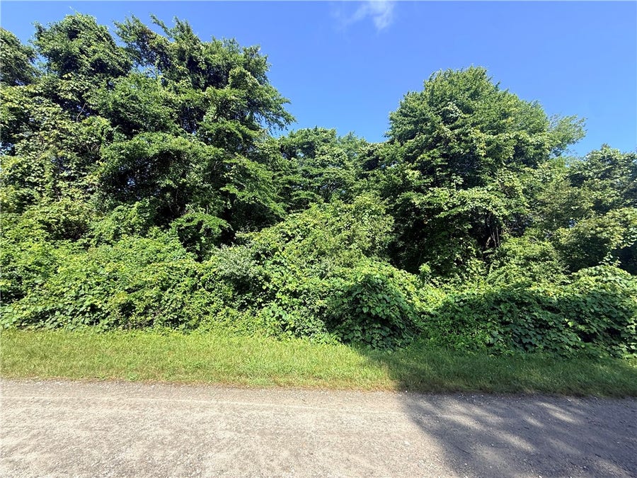 Property photo for 0 Narragansett Avenue, Portsmouth, RI
