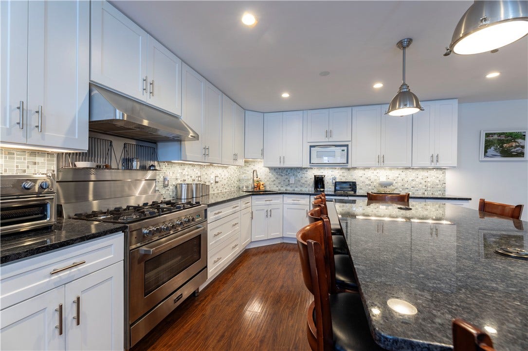 14 Clinton Avenue, #3, Jamestown, RI 02835 14 Clinton Avenue, #3, Jamestown, RI 02835