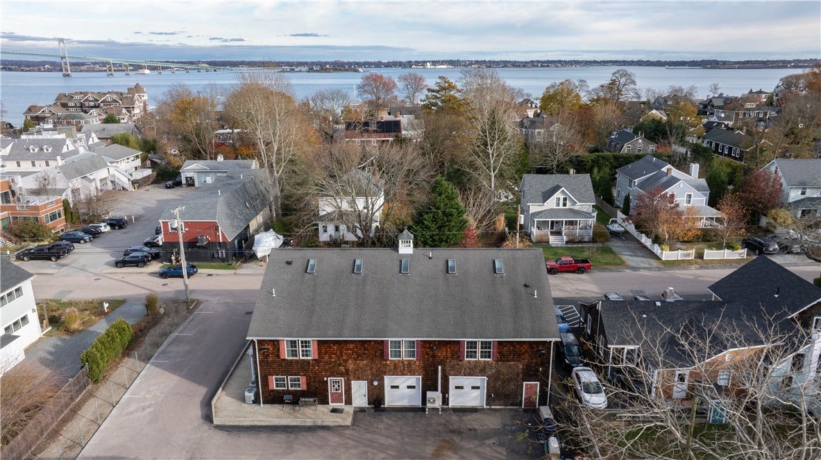 14 Clinton Avenue, #3, Jamestown, RI 02835 14 Clinton Avenue, #3, Jamestown, RI 02835