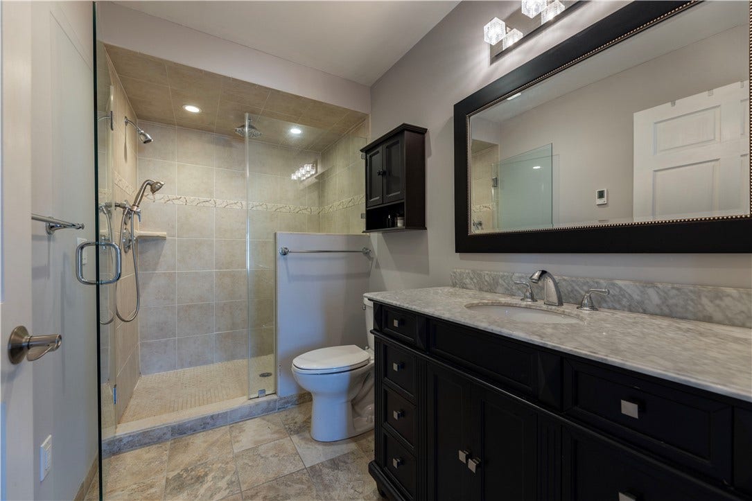 14 Clinton Avenue, #3, Jamestown, RI 02835 14 Clinton Avenue, #3, Jamestown, RI 02835