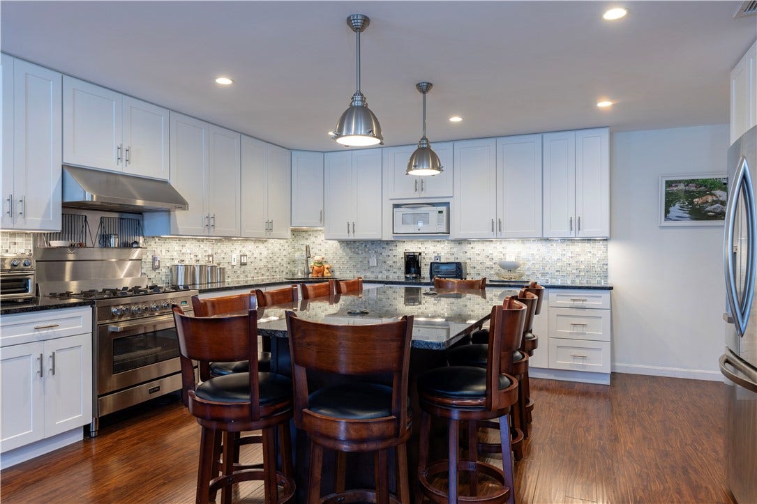 14 Clinton Avenue, #3, Jamestown, RI 02835 14 Clinton Avenue, #3, Jamestown, RI 02835