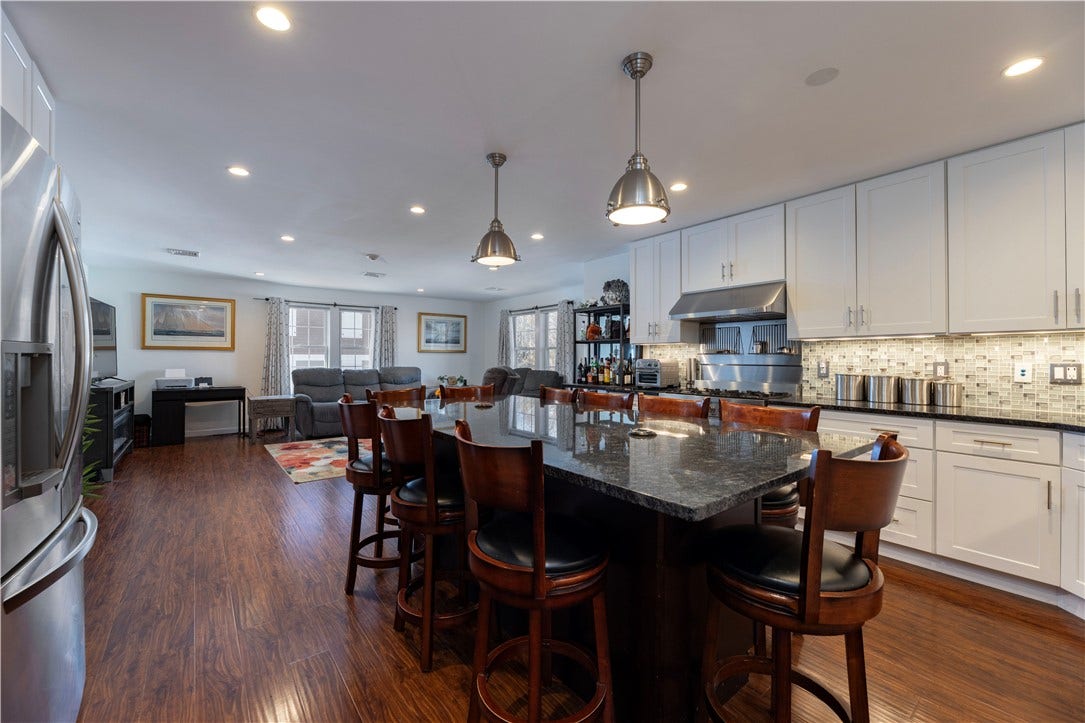 14 Clinton Avenue, #3, Jamestown, RI 02835 14 Clinton Avenue, #3, Jamestown, RI 02835