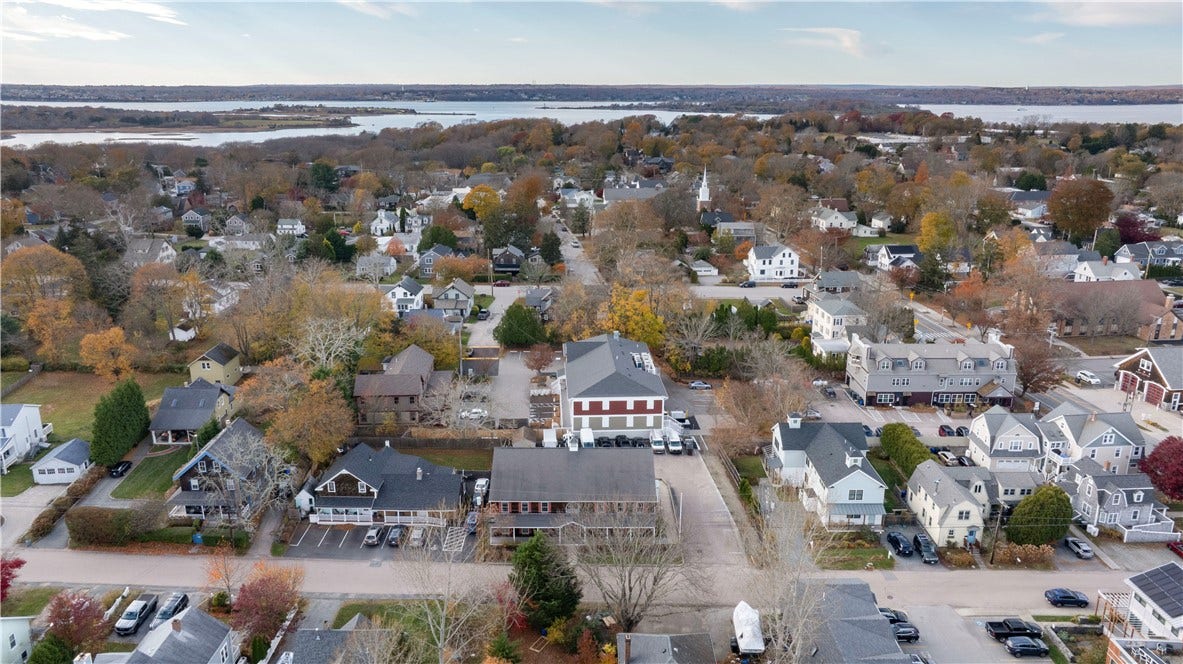 14 Clinton Avenue, #3, Jamestown, RI 02835 14 Clinton Avenue, #3, Jamestown, RI 02835