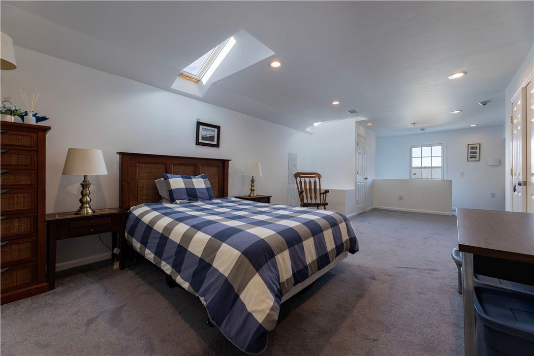 14 Clinton Avenue, #3, Jamestown, RI 02835 14 Clinton Avenue, #3, Jamestown, RI 02835