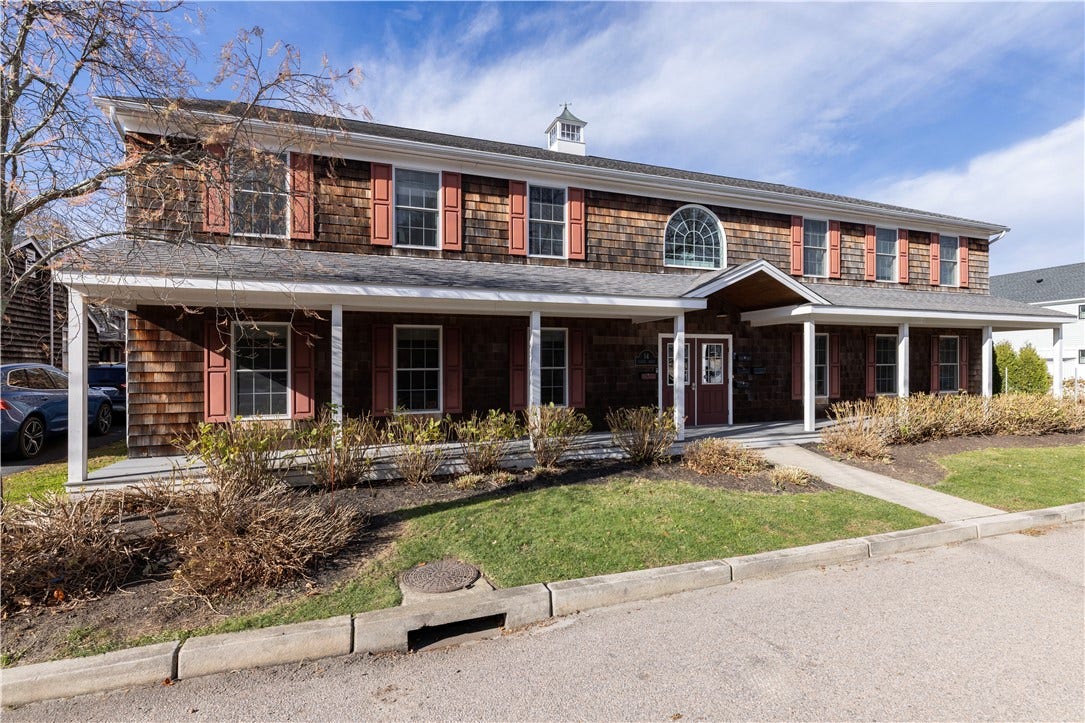 14 Clinton Avenue, #3, Jamestown, RI 02835 14 Clinton Avenue, #3, Jamestown, RI 02835