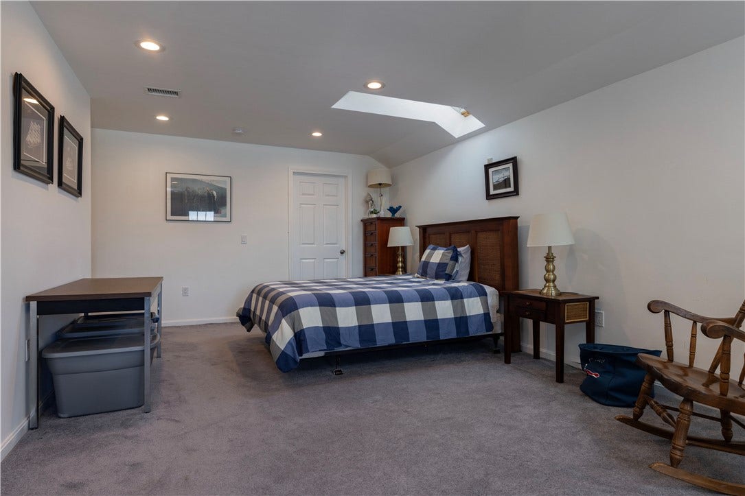 14 Clinton Avenue, #3, Jamestown, RI 02835 14 Clinton Avenue, #3, Jamestown, RI 02835