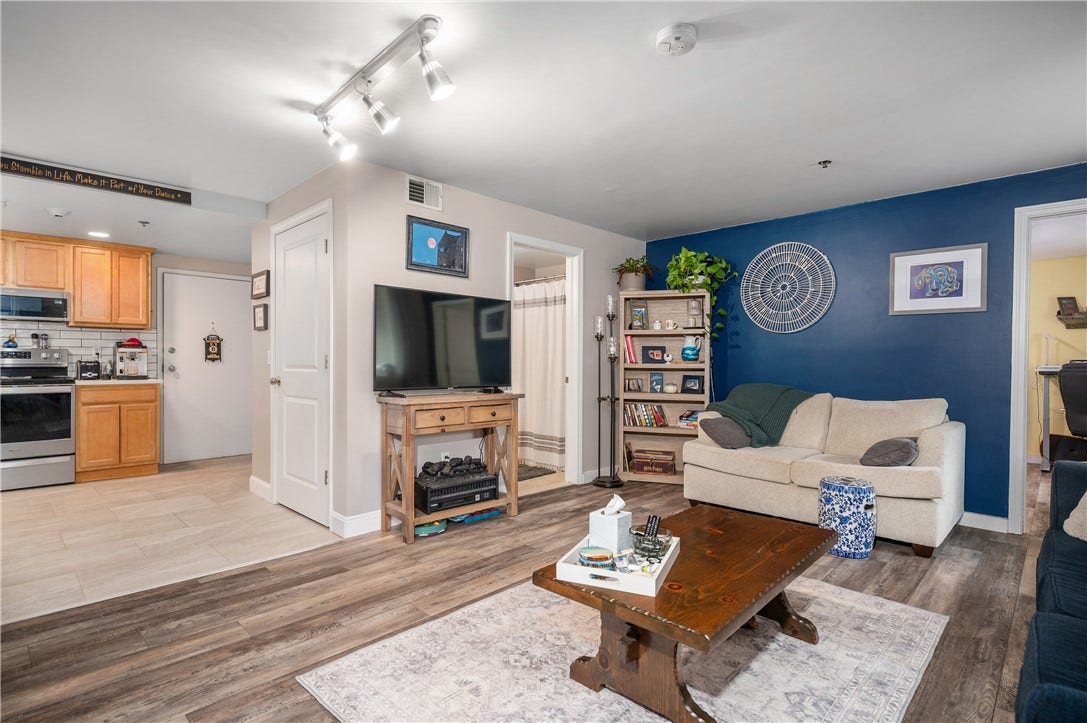 494 Woonasquatucket Avenue, #101, North Providence, RI 02911 494 Woonasquatucket Avenue, #101, North Providence, RI 02911
