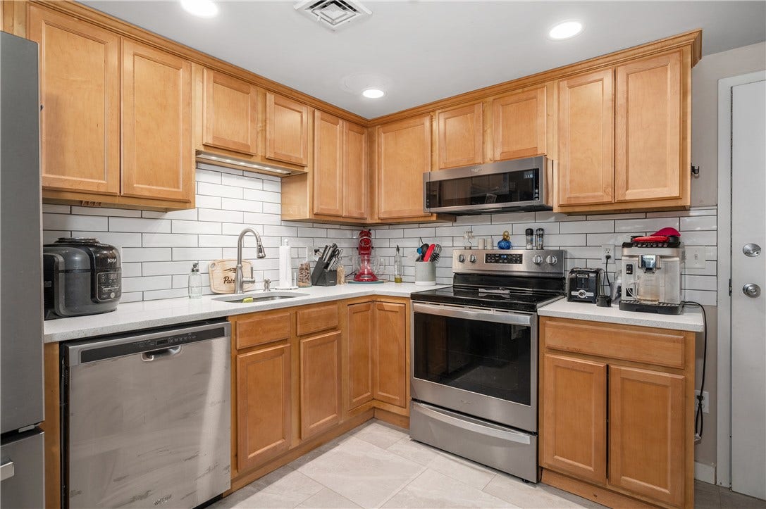 494 Woonasquatucket Avenue, #101, North Providence, RI 02911 494 Woonasquatucket Avenue, #101, North Providence, RI 02911