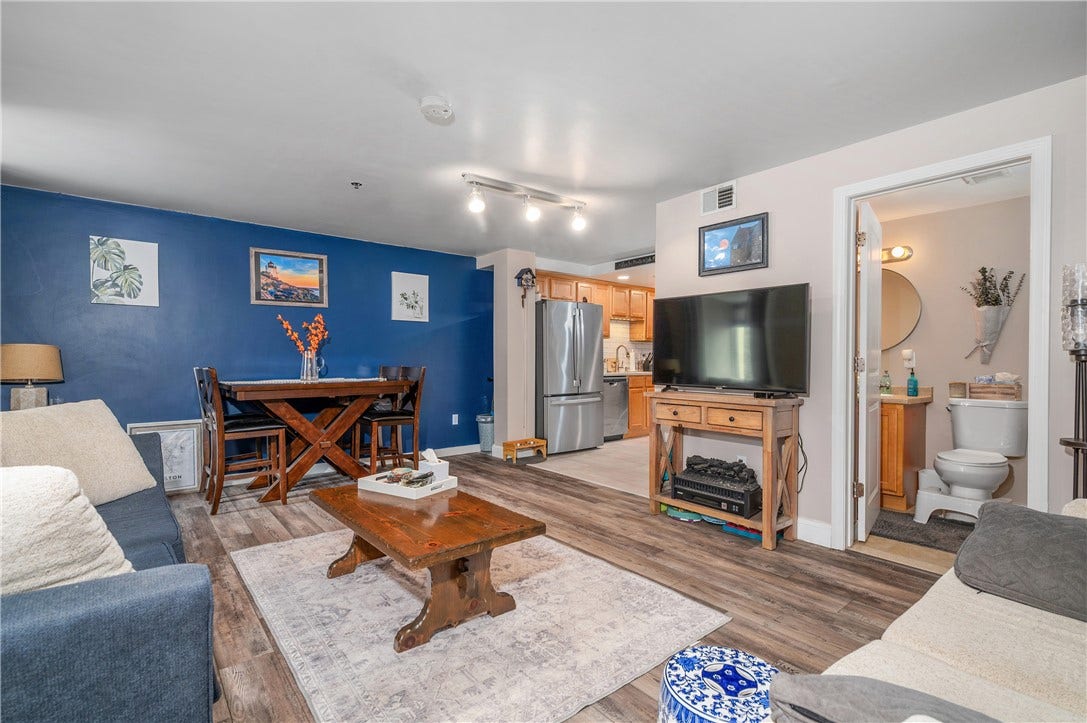 494 Woonasquatucket Avenue, #101, North Providence, RI 02911 494 Woonasquatucket Avenue, #101, North Providence, RI 02911
