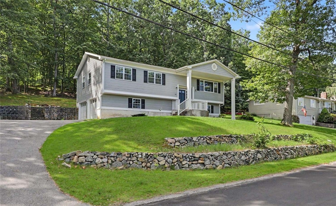 145 Grandview Avenue, Lincoln, RI 02865 145 Grandview Avenue, Lincoln, RI 02865