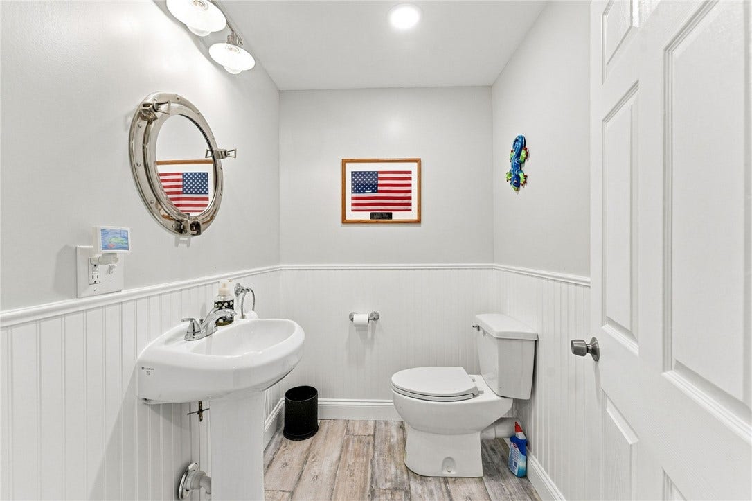 135 Brandywyne Court, South Kingstown, RI 02879 135 Brandywyne Court, South Kingstown, RI 02879