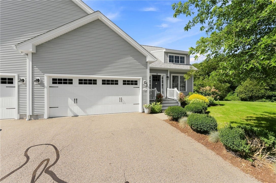 135 Brandywyne Court, South Kingstown, RI 02879 135 Brandywyne Court, South Kingstown, RI 02879
