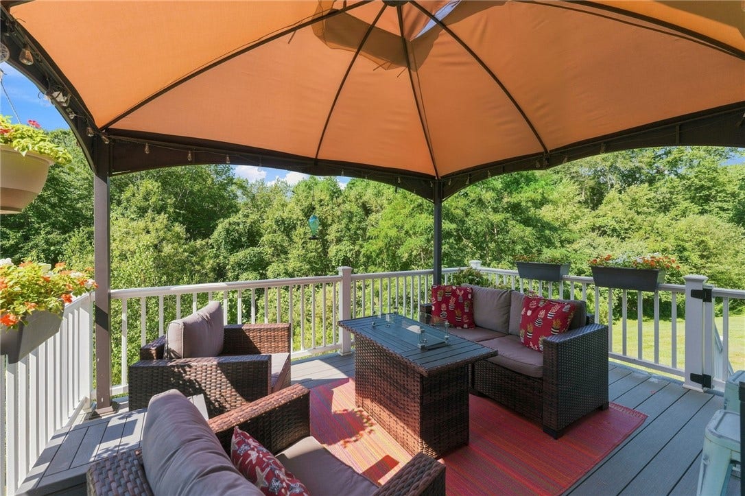 135 Brandywyne Court, South Kingstown, RI 02879 135 Brandywyne Court, South Kingstown, RI 02879