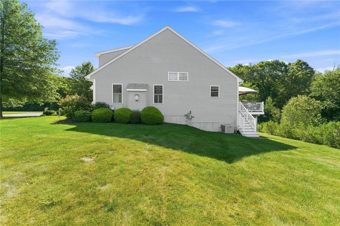 135 Brandywyne Court, South Kingstown, RI 02879 135 Brandywyne Court, South Kingstown, RI 02879