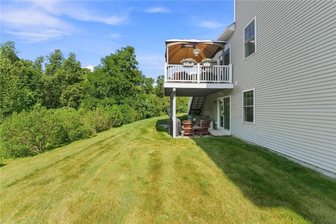 135 Brandywyne Court, South Kingstown, RI 02879 135 Brandywyne Court, South Kingstown, RI 02879