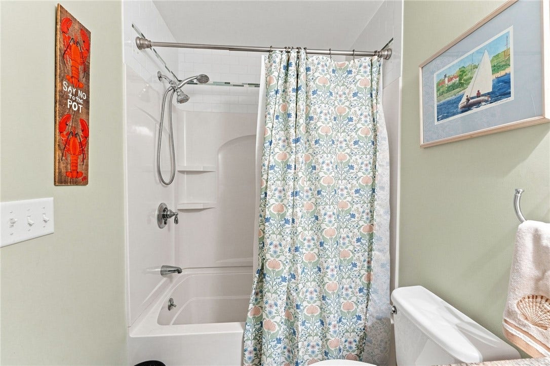 135 Brandywyne Court, South Kingstown, RI 02879 135 Brandywyne Court, South Kingstown, RI 02879