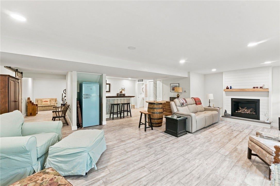 135 Brandywyne Court, South Kingstown, RI 02879 135 Brandywyne Court, South Kingstown, RI 02879