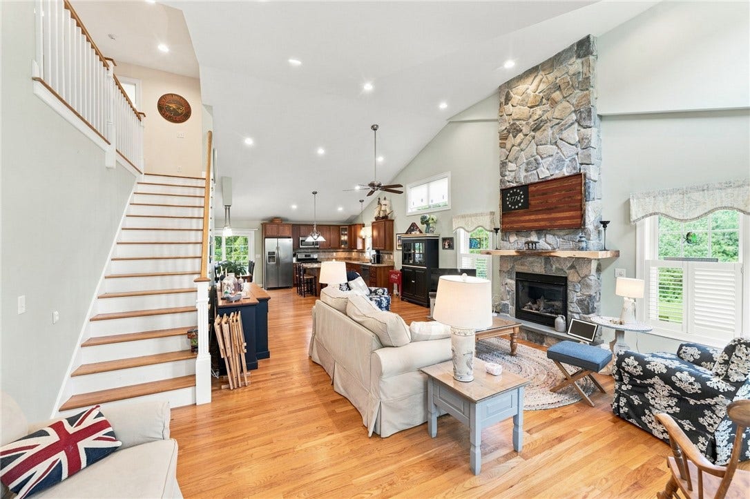 135 Brandywyne Court, South Kingstown, RI 02879 135 Brandywyne Court, South Kingstown, RI 02879