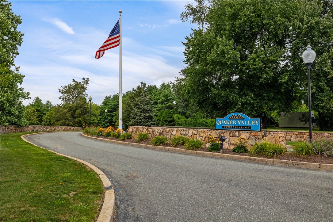650 East Greenwich Avenue, #6-204, West Warwick, RI 02893 650 East Greenwich Avenue, #6-204, West Warwick, RI 02893