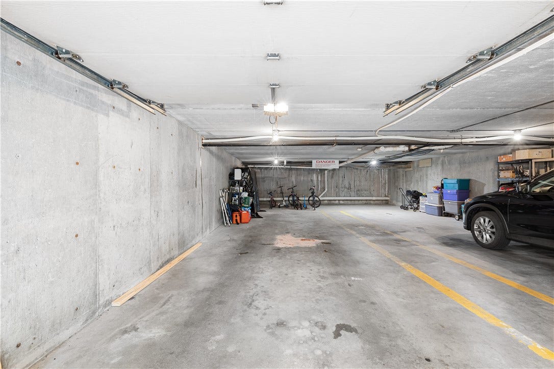 650 East Greenwich Avenue, #6-204, West Warwick, RI 02893 650 East Greenwich Avenue, #6-204, West Warwick, RI 02893