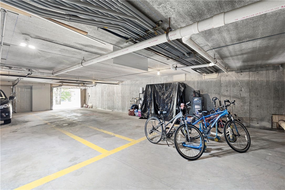 650 East Greenwich Avenue, #6-204, West Warwick, RI 02893 650 East Greenwich Avenue, #6-204, West Warwick, RI 02893