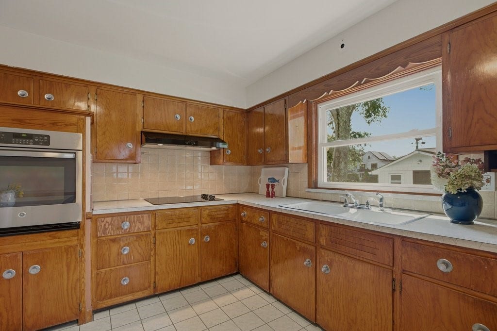 205 Lincoln Avenue, Barrington, RI 02806 205 Lincoln Avenue, Barrington, RI 02806