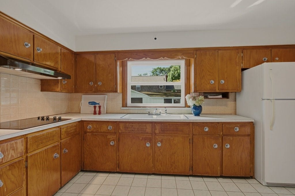 205 Lincoln Avenue, Barrington, RI 02806 205 Lincoln Avenue, Barrington, RI 02806