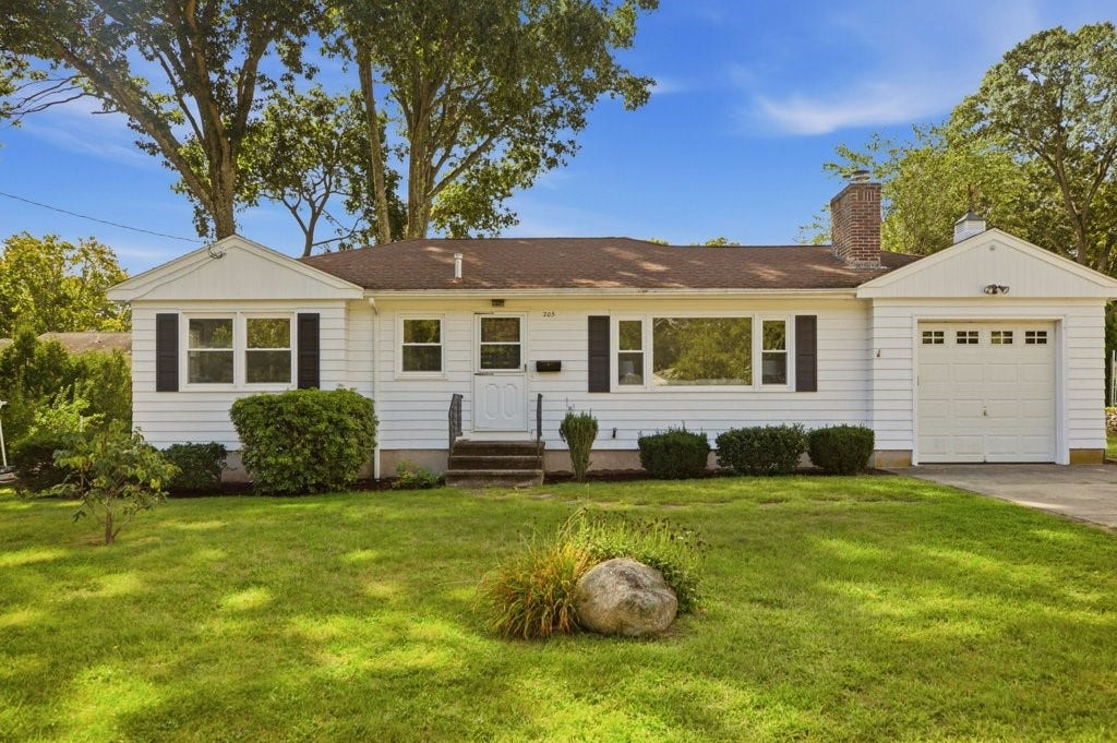 205 Lincoln Avenue, Barrington, RI 02806 205 Lincoln Avenue, Barrington, RI 02806