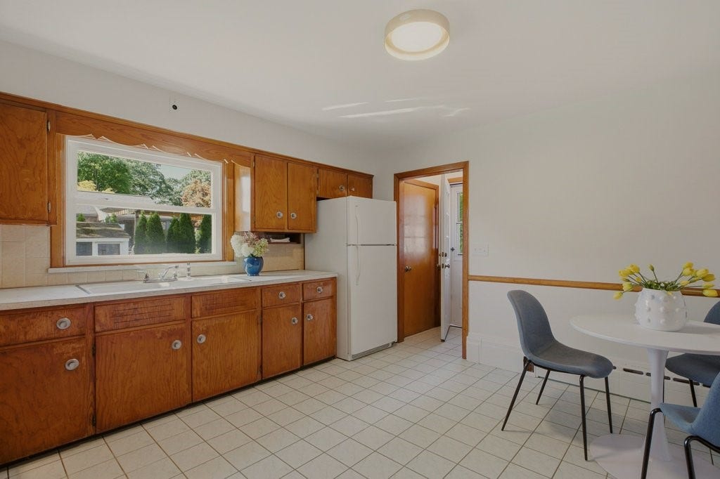 205 Lincoln Avenue, Barrington, RI 02806 Ample room for a large table