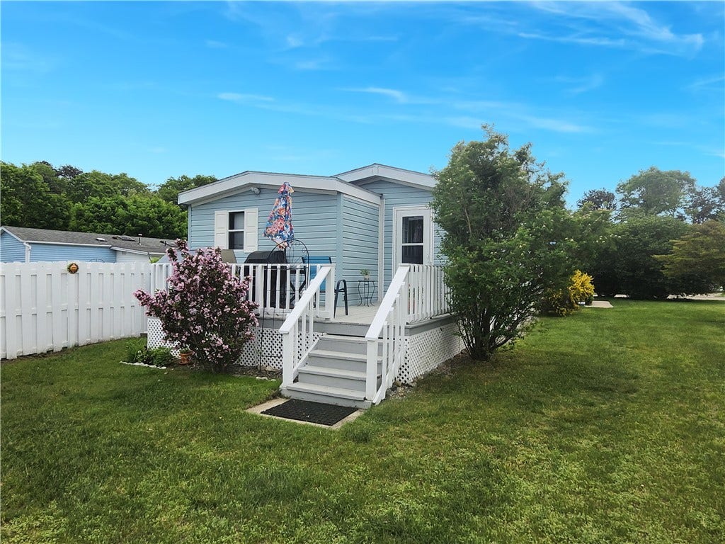 158 Holiday Court, South Kingstown, RI 02879 158 Holiday Court, South Kingstown, RI 02879