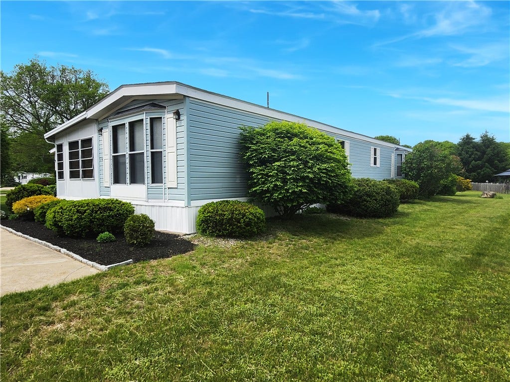 158 Holiday Court, South Kingstown, RI 02879 158 Holiday Court, South Kingstown, RI 02879