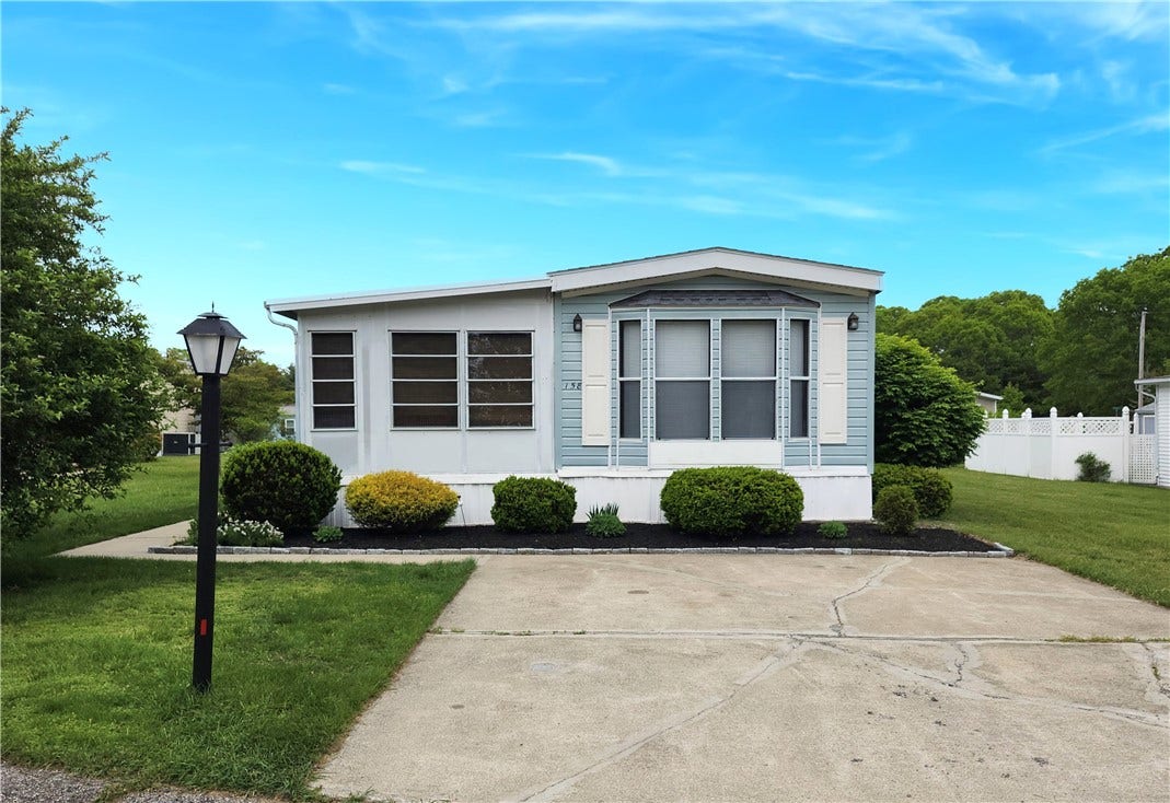158 Holiday Court, South Kingstown, RI 02879 158 Holiday Court, South Kingstown, RI 02879