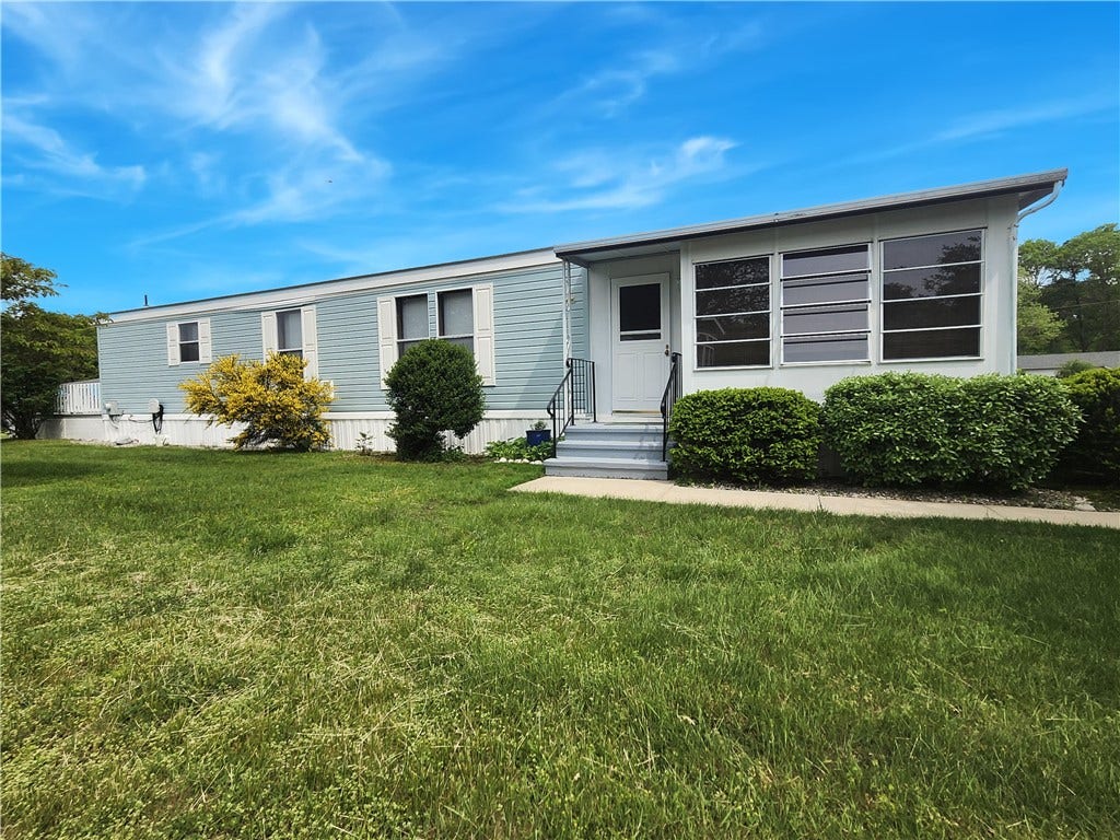 158 Holiday Court, South Kingstown, RI 02879 158 Holiday Court, South Kingstown, RI 02879