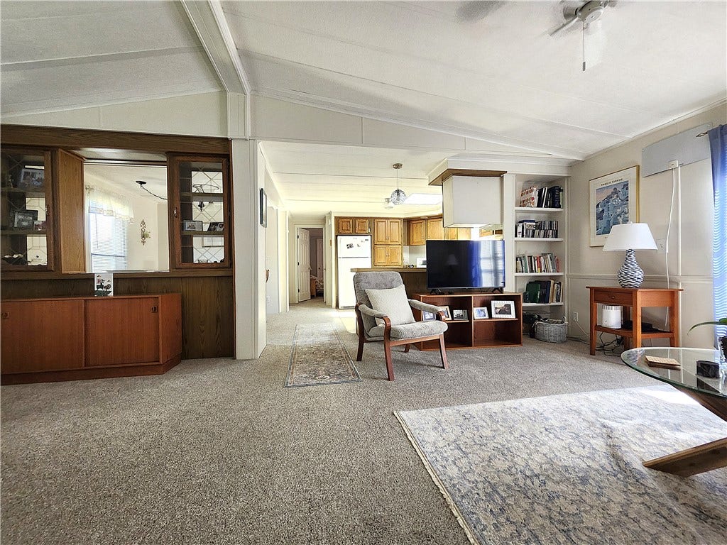 158 Holiday Court, South Kingstown, RI 02879 158 Holiday Court, South Kingstown, RI 02879