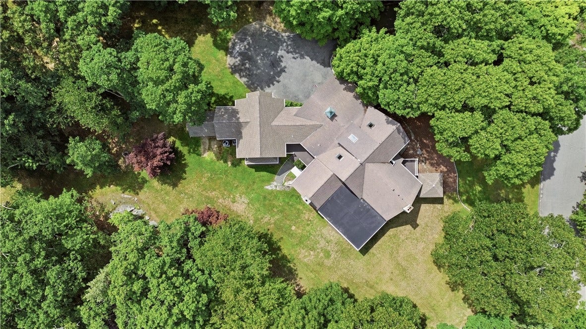 242 Church Pond Drive, Tiverton, RI 02878 242 Church Pond Drive, Tiverton, RI 02878