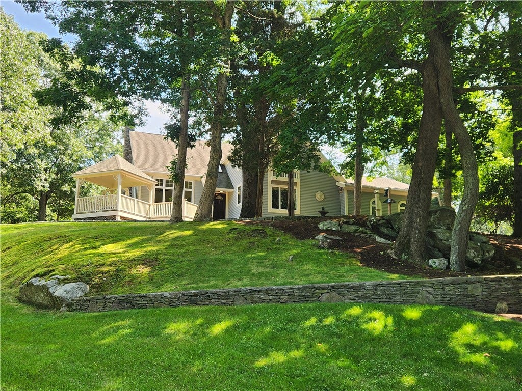 242 Church Pond Drive, Tiverton, RI 02878 242 Church Pond Drive, Tiverton, RI 02878